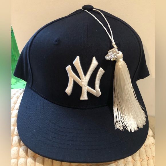 New York Yankees Graduation Baseball Cap (W) - Picture 1 of 3